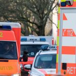 Das Unfallopfer wurde mit Verletzungen ins Krankenhaus gebracht. Symbolfoto: Bernd Thissen/dpa-Bildfunk