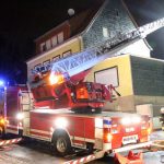 Am Montag gegen 18:20 Uhr kam es zum Brand einer Waffenwerkstatt mit Munitionslager in der Straße "Am Bahnhof" in Friedrichsthal. Foto: Brandon-Lee Posse/SOL.DE