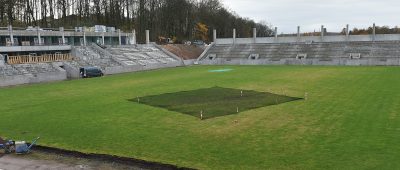 Der Rasen im Ludwigsparkstadion in Saarbrücken wird ausgetauscht. Foto: BeckerBredel