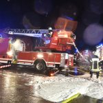 In der Nacht zum heutigen Montag (10. Februar 2020) kam es in Völklingen-Fenne zu einem Großbrand einer Lagerhalle. Foto: BeckerBredel