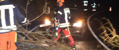 Nach dem Unwetter im Saarland leisteten die Einsatzkräfte herausragende Arbeit, um die Sturmschäden gering zu halten. Foto: BeckerBredel