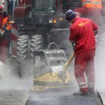 Im Saarland können die Bürger für den Straßenausbau bald wiederkehrend zur Kasse gebeten werden. Symbolfoto:  Roland Weihrauch/dpa-Bildfunk