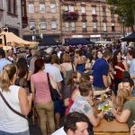 Dichtes Gedränge wie hier auf dem Nauwieser Viertel-Fest 2019 wird es in diesem Jahr nicht geben. Das Event findet nicht statt. Archivfoto: Nico Schneider/SOL.DE