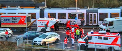 Der Zug Richtung Saarbrücken wurde in Idar-Oberstein gestoppt. Foto: Sebastian Schmitt/dpa-Bildfunk