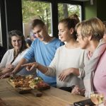 In Saarbrücken gibt es nun auch Touren des Anbieters "Eat The World". Pressefoto: Eva Häberle