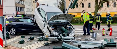 In St. Ingbert kam es am Samstag (7. März 2020) zu einem schweren Unfall. Foto: Alex Weber/Feuerwehr