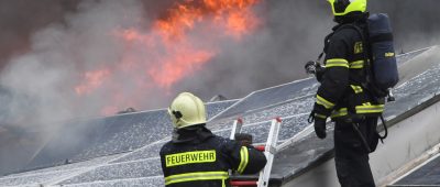 Bei einem Brand in Losheim-Bachem wurde ein Wohnhaus stark beschädigt. Symbolfoto: Stefan Sauer/zb/dpa