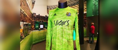 Historisches Kleidungsstück: Daniel Batz' Trikot wird jetzt im Deutschen Fußballmuseum ausgestellt. Foto: Deutsches Fußballmuseum