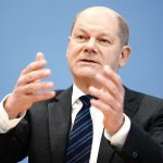 Finanzminister Olaf Scholz vergangene Woche während einer Pressekonferenz zu den wirtschaftlichen Auswirkungen der Coronakrise. Foto: Kay Nietfeld/dpa