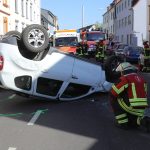 Der Dacia blieb auf dem Dach liegen. Foto: BeckerBredel