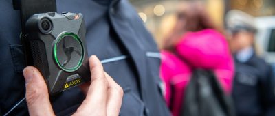 In dem Einsatz von Bodycams in Wohnungen sieht das Aktionsbündnis einen Einschnitt in die Freiheitsrechte. Symbolfoto: Sebastian Gollnow/dpa-Bildfunk