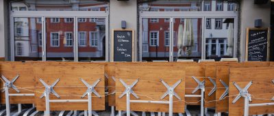 Die Bundesländer sollen selbst über die schrittweise Öffnung der Gastronomie entscheiden. Symbolfoto:  Uwe Anspach/dpa