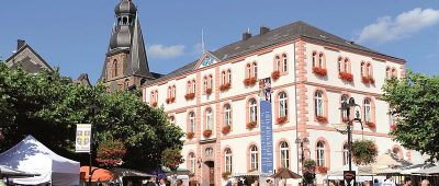 Der Schlossplatz in St. Wendel mit Blick auf die Wendalinusbasilika. Foto: Stadt St. Wendel