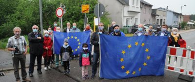 Menschen im Saarland demonstrierten unter anderem friedlich für eine gemeinsame Linie in der Europäischen Union. Foto: BeckerBredel