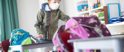 Die Schüler im Saarland müssen wegen der Corona-Krise möglicherweise bald auch samstags zur Schule. Symbolfoto: Christian Charisius/dpa-Bildfunk