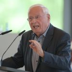 Der Vorsitzende der Linken im saarländischen Landtag, Oskar Lafontaine, kritisierte das Gesundheitssystem und die Automobilindustrie. Foto: BeckerBredel