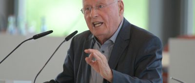 Der Vorsitzende der Linken im saarländischen Landtag, Oskar Lafontaine, kritisierte das Gesundheitssystem und die Automobilindustrie. Foto: BeckerBredel