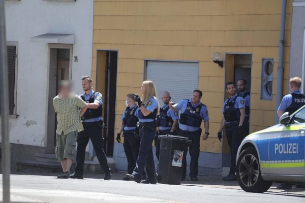 In Wallerfangen kam es am heutigen Mittwochmittag zu einem Polizeieinsatz, bei dem ein Mann in psychischem Ausnahmezustand festgenommen wurde. Foto: BeckerBredel