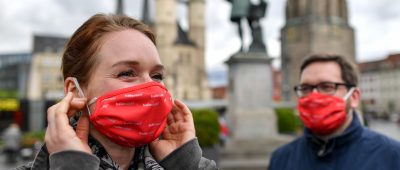 Nach einer DPA-Umfrage wollen rund ein Drittel der Deutschen die Maskenpflicht abschaffen oder zumindest lockern. Symbolfoto: Hendrik Schmidt/dpa-Zentralbild