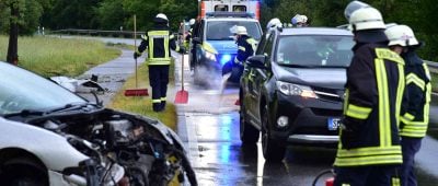 Hier zu sehen: die Unfallstelle auf der Landstraße. Foto: BeckerBredel