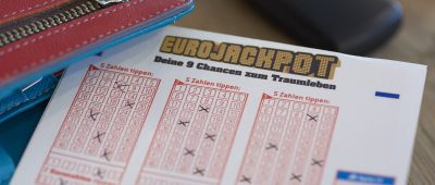 Für den Gewinn setzte der Tipper 16,25 Euro ein. Foto: obs/Eurojackpot/Detlev Schlag/dpa-Bildfunk