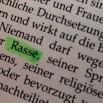 Über den Begriff "Rasse" im Grundgesetz wird zurzeit debattiert. Foto: SOL.DE