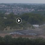 Im Video der Gasometer-Sprengung ist die veränderte Skyline von Neunkirchen zu sehen. Screenshot des Live-Videos zur Gasometer-Sprengung in Neunkirchen