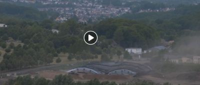 Im Video der Gasometer-Sprengung ist die veränderte Skyline von Neunkirchen zu sehen. Screenshot des Live-Videos zur Gasometer-Sprengung in Neunkirchen