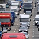 Autos stehen auf der Autobahn im Stau. Symbolfoto: Marius Becker/dpa-Bildfunk