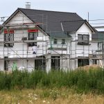 Im Saarland sind vor allem Einfamilienhäuser in Planung. Symbolfoto: Bernd Wüstneck/dpa-Bildfunk