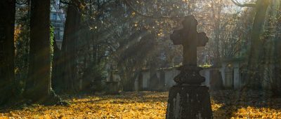 Auf dem Alten Friedhof in St. Ingbert kam es erneut zu einem Fall von sexueller Belästigung. Symbolfoto: Pixabay