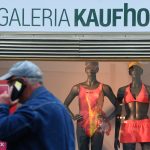 Die Kaufhof-Filiale in Neunkirchen startet ab sofort ihren Ausverkauf. Ende Oktober soll sie dann endgültig schließen. Symbolfoto: Stefan Sauer/dpa-Zentralbild/dpa