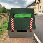 In Saarbrücken wurde ein Blitzer derart mit grüner Farbe beschmiert, dass er über einen längeren Zeitraum nicht funktionsfähig war. Foto: Polizei