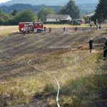 Zahlreiche Einsatzkräfte kümmerten sich um den Brand in Nonnweiler. Foto: Florian Blaes