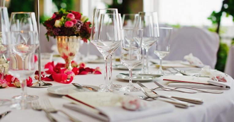 Über private Feiern wie Hochzeiten wird aufgrund steigender Infektionszahlen zurzeit diskutiert. Foto: Pixabay