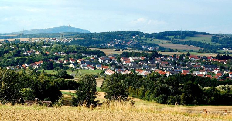 Blick über Heusweiler zum Schaumberg. Archivfoto: H.Hei52/CC BY-SA 3.0