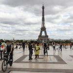 Die Bundesregierung hat am Montagabend wegen der Ansteckungsgefahren eine Reisewarnung für den Großraum Paris sowie weite Teile der französischen Mittelmeerküste ausgesprochen. Foto: Ludovic Marin/AFP/dpa-Bildfunk