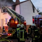 Das Feuer brach im ersten Obergeschoss aus. Foto: Brandon-Lee Posse/SOL.DE