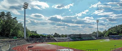 Im Waldstadion in Homburg sind unter Einhaltung des Hygienekonzeptes 900 Personen zugelassen. Foto: TeKaBe/CC BY-SA 4.0