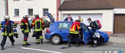 In Klarenthal mussten Einsatzkräfte der Freiwilligen Feuerwehr Saarbrücken nach einem Unfall eine eingeklemmte Person aus ihrem Fahrzeug befreien. Foto: Freiwillige Feuerwehr Saarbrücken