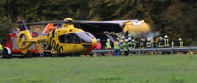 Auf der A6 bei St. Ingbert kam es am Montag (26.10.2020) zu einem schweren Unfall. Foto: Brandon-Lee Posse