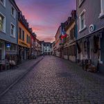 Die meisten Saarländer:innen finden die Corona-Maßnahmen angemessen, viele sehen aber eine Schließung der Restaurants kritisch. Foto: Dominik Eder/Your Day Photography