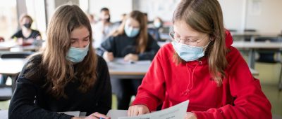 Durch das weiterhin hohe Infektionsgeschehen in Deutschland rücken die Schulen aktuell in den Fokus weiterer Corona-Beschränkungen. Symbolfoto: Matthias Balk/dpa