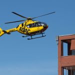 Ein Rettungshubschrauber brachte den Schwerverletzten ins Krankenhaus. Symbolfoto: Paul Zinken/dpa-Bildfunk