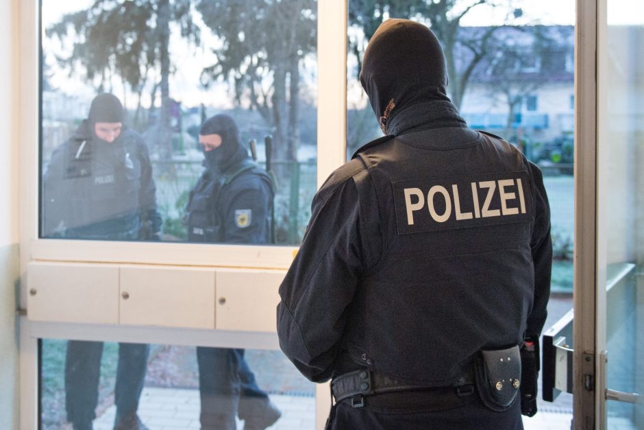 Auch im Saarland finden seit dem frühen Dienstagmorgen (12. Januar 2021) Durchsuchungen der Bundespolizei statt. Symbolfoto: Swen Pförtner/dpa-Bildfunk