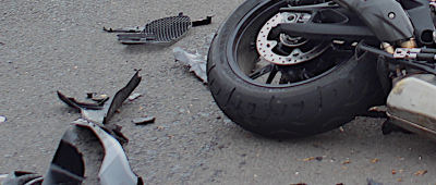 Beide an dem Unfall beteiligten Fahrzeuge waren nicht mehr fahrbereit, teilte die Polizei mit. Symbolfoto: Presseportal/Polizei