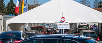 An den ersten Tagen herrschte ein großer Andrang auf das deutsch-französische Testzentrum bei Saarbrücken. Foto: picture alliance/dpa | Oliver Dietze