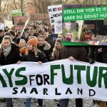 Geplant ist ein sogenanntes Klimacamp. Fotos: (Hintergrund) BeckerBredel | (Camp) Facebook/Fridays for Future Saarland