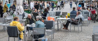 Nach Ansicht des Verbands Dehoga hat sich die Öffnung der Außengastronomie im Saarland bewährt. Foto: dpa-Bildfunk/Oliver Dietze