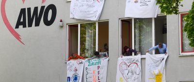 Derzeit laufen die Tarifverhandlungen zwischen ver.di und AWO im Saarland. Einige Beschäftigte sollen am Freitag in Warnstreik treten. Symbolfoto (Tag der Pflege): Hendrik Schmidt/dpa-Bildfunk